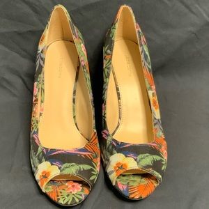 Liz Claiborne Paula peep toe wedge, palm print